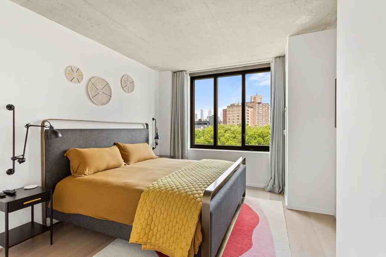 196 Orchard St - Photo 4 of 11