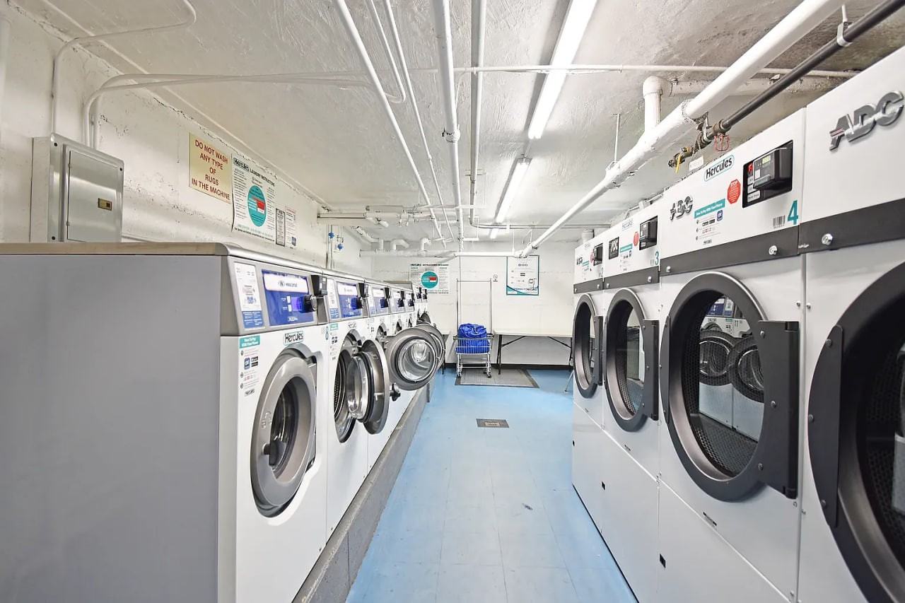 5202 39Th Ave - Photo 2 of 7