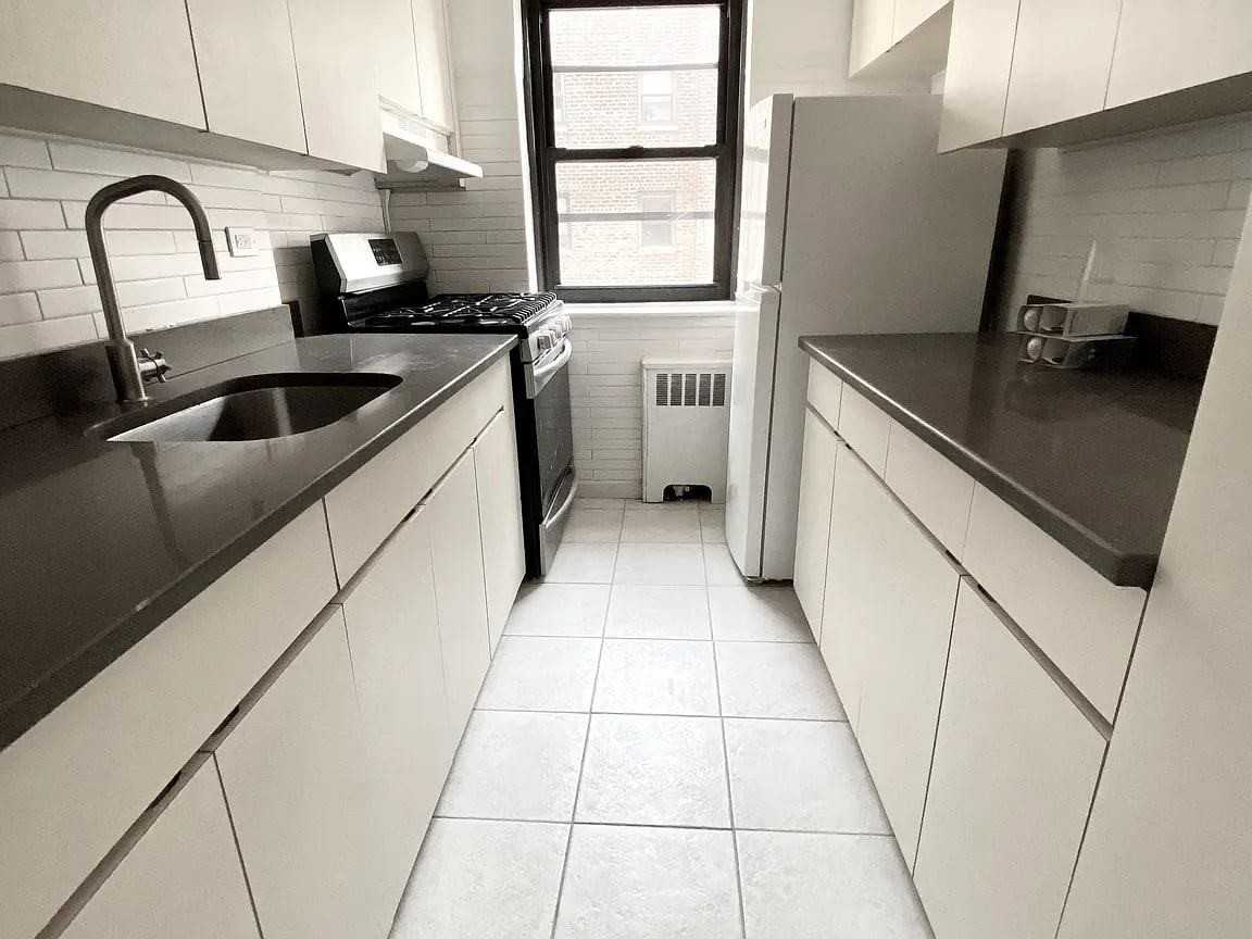 2510 31St Ave - Photo 4 of 4