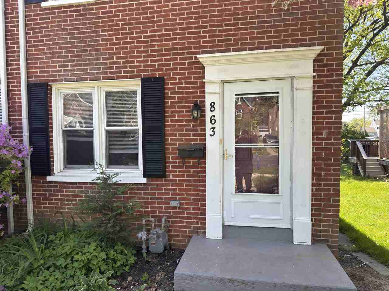 863 Fountain Ave - Photo 3 of 20