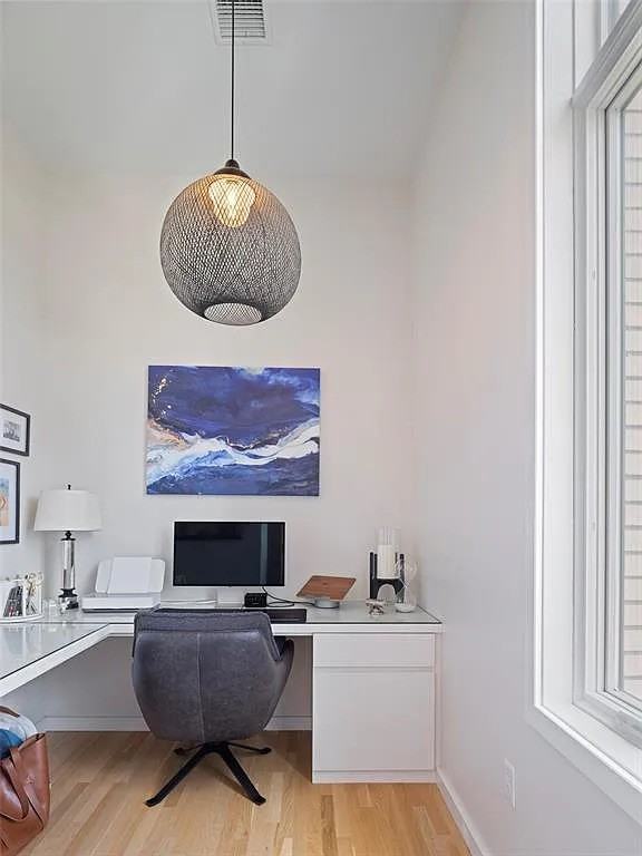 701 N Hudson Ave #404 - Photo 6 of 12