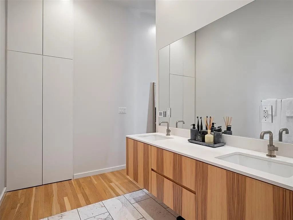 701 N Hudson Ave #404 - Photo 7 of 12