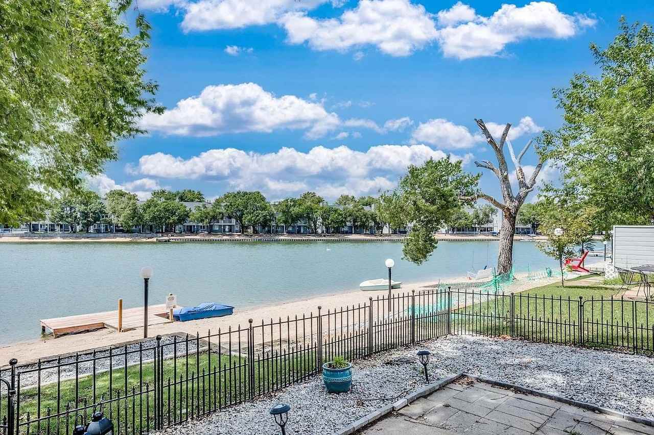 1117 N Lakewind St - Photo 5 of 18