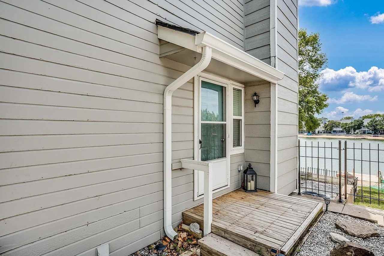 1117 N Lakewind St - Photo 6 of 18