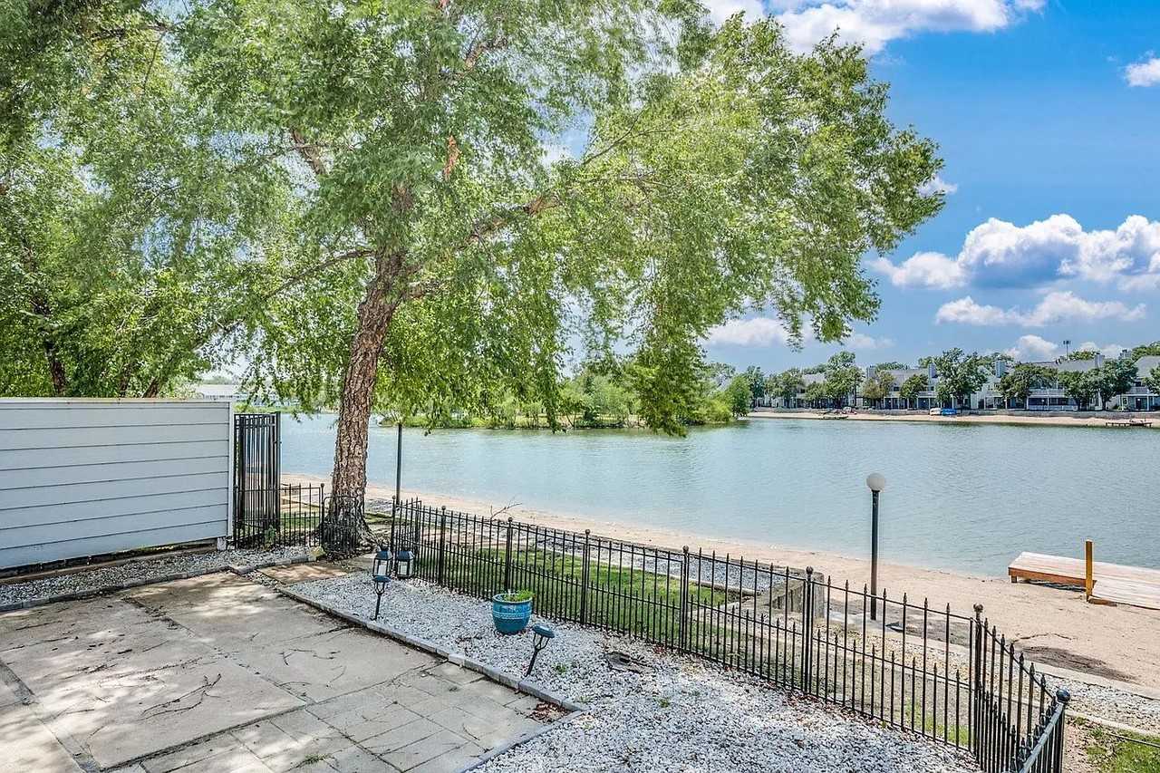 1117 N Lakewind St - Photo 7 of 18