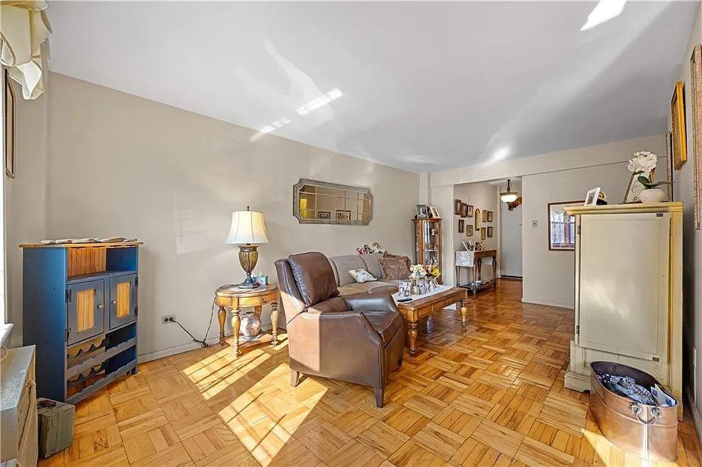 6901 Narrows Ave - Photo 4 of 12