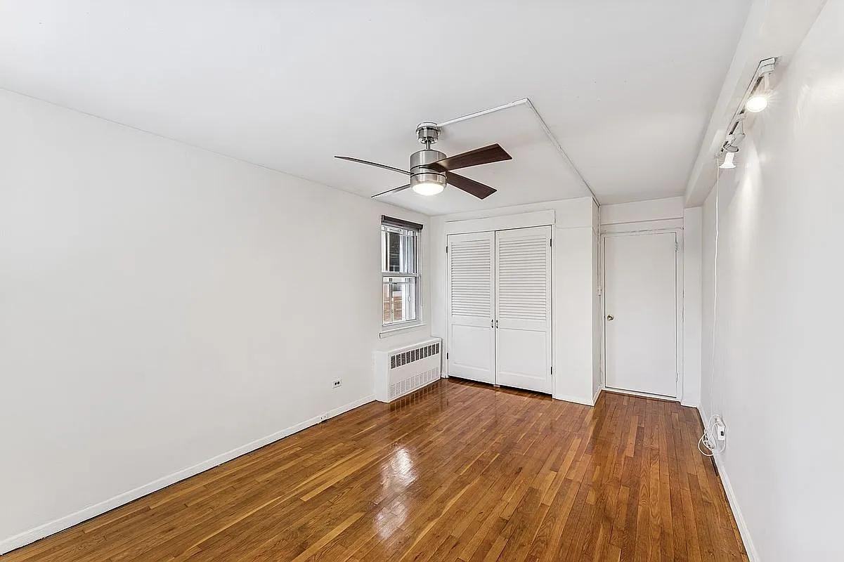 24120 Northern Blvd #2B - Photo 3 of 12