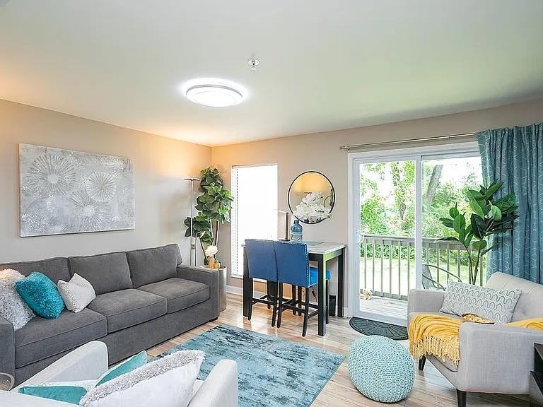 906 1st Ave N - Photo 2 of 12