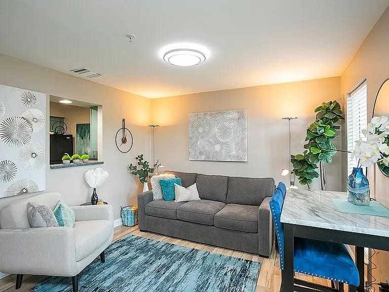 906 1st Ave N - Photo 5 of 12