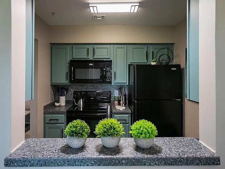 906 1st Ave N - Photo 6 of 12