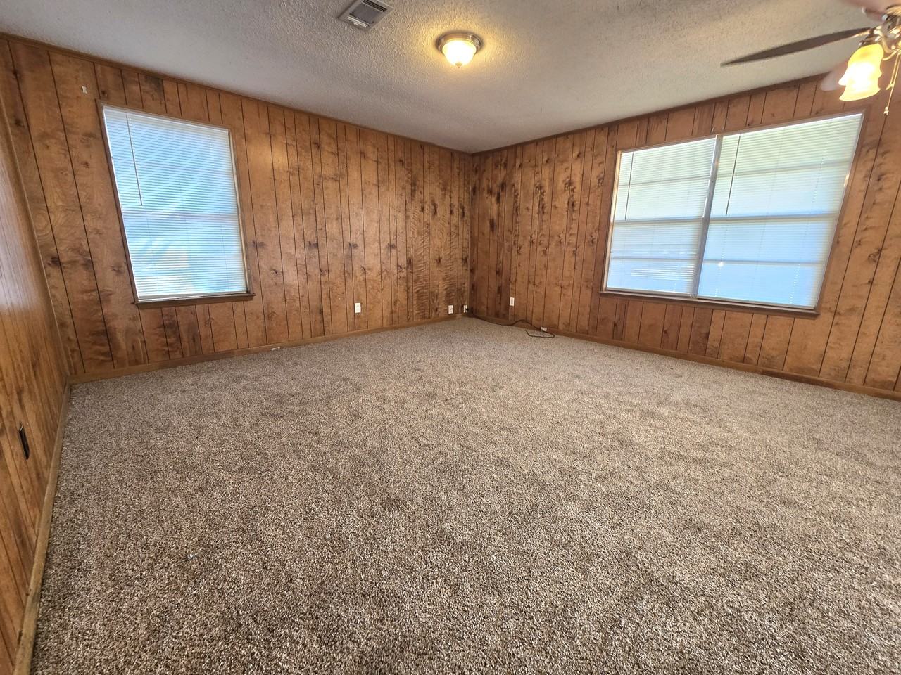 3230 Palmdale Ave - Photo 4 of 17