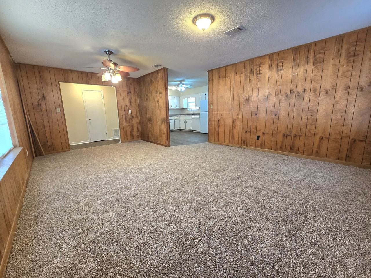 3230 Palmdale Ave - Photo 5 of 17