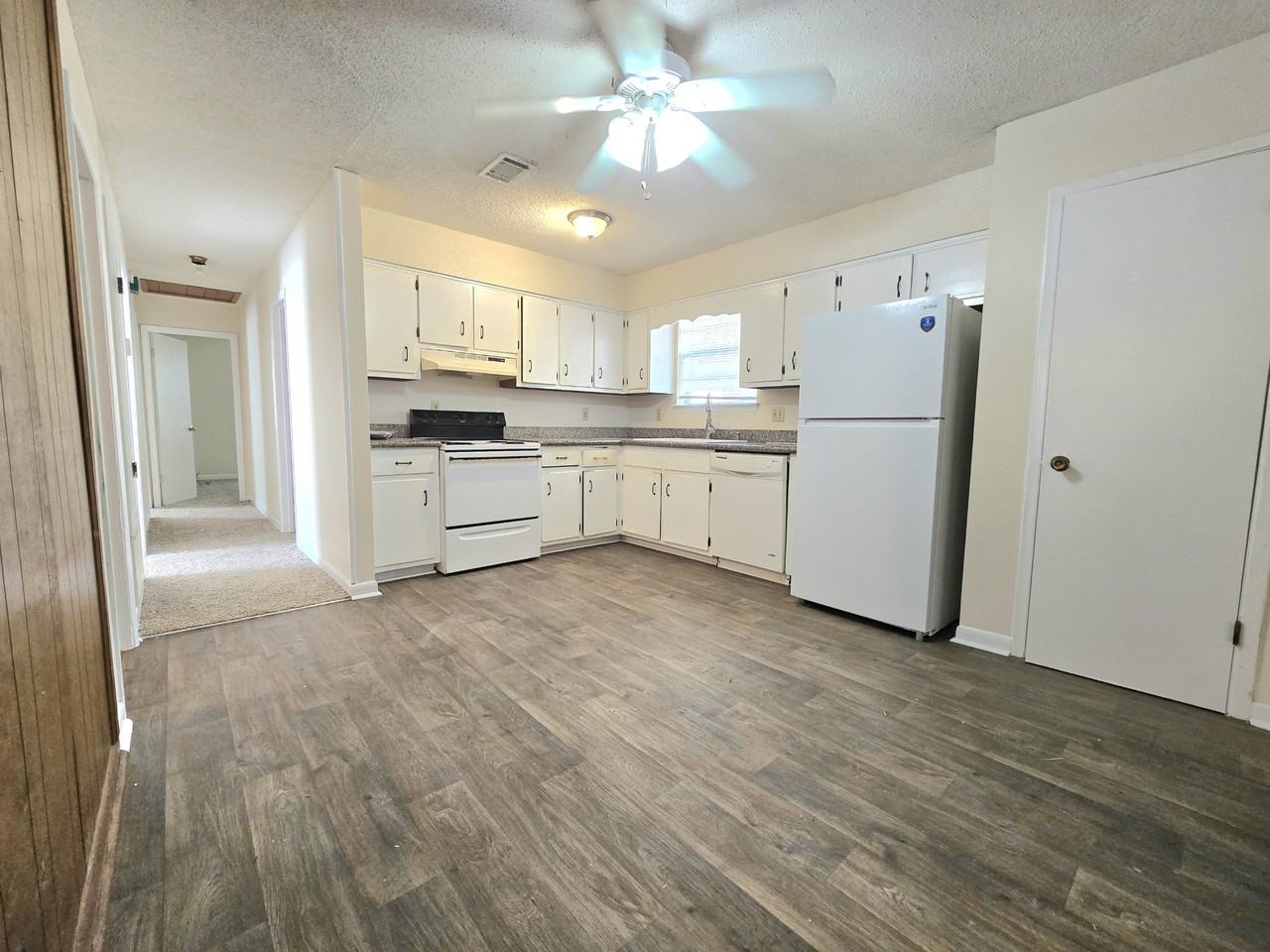 3230 Palmdale Ave - Photo 7 of 17