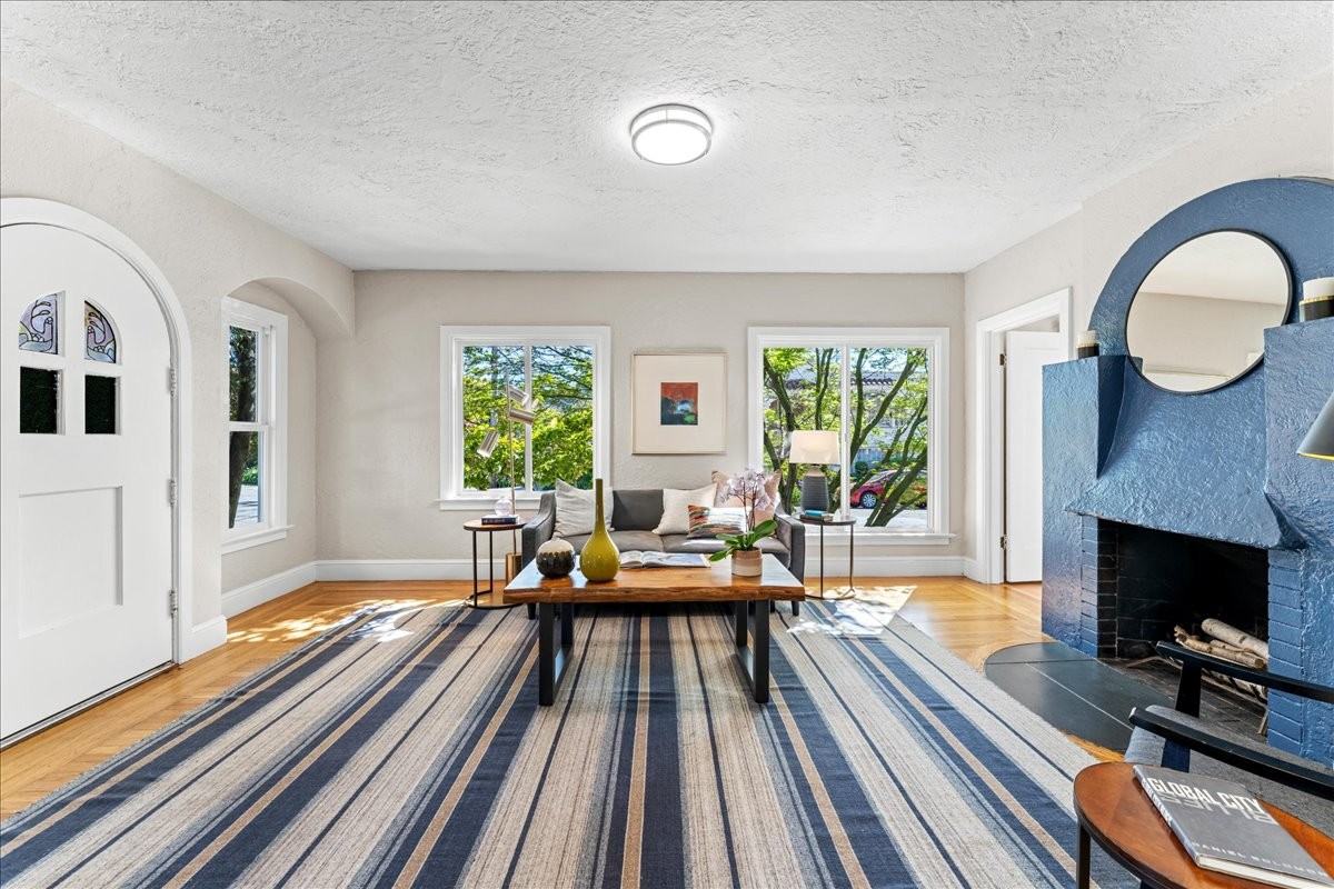 2148 Curtis St - Photo 2 of 24