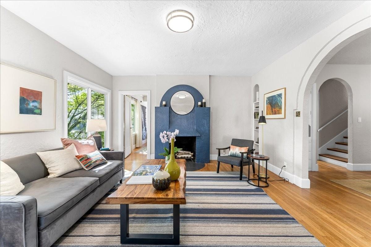 2148 Curtis St - Photo 4 of 24