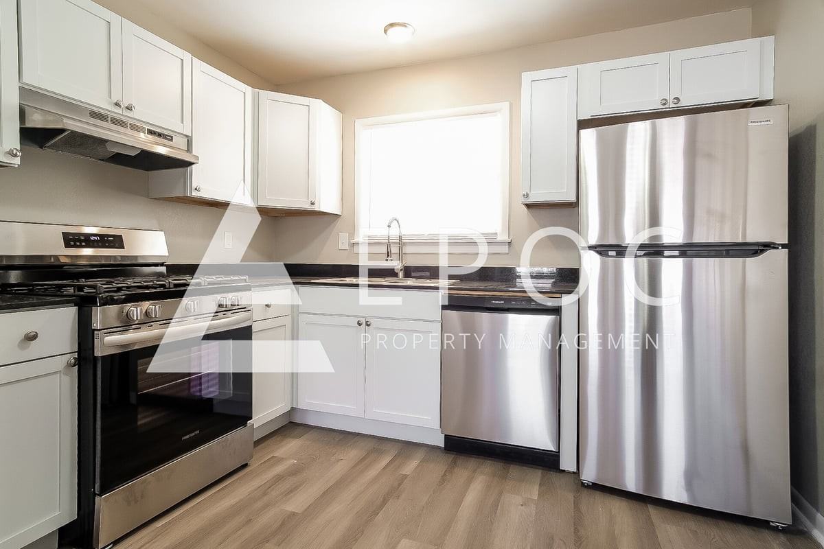 328 W 47th Pl N - Photo 2 of 15