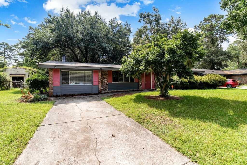 12444 Largo Dr - Photo 2 of 25
