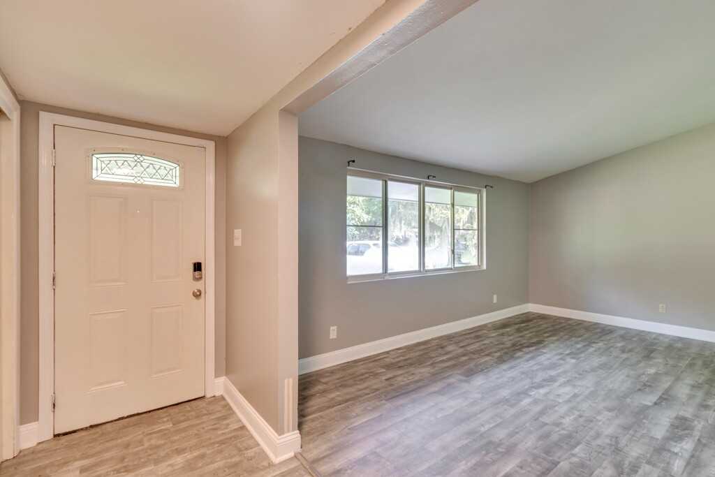 12444 Largo Dr - Photo 3 of 25