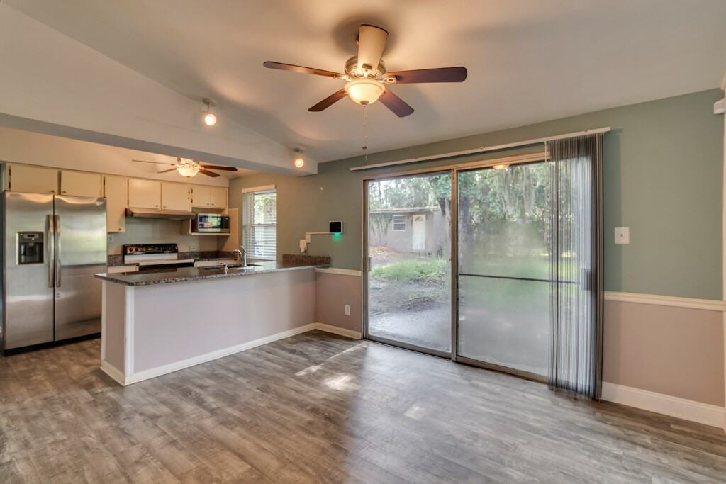 12444 Largo Dr - Photo 6 of 25