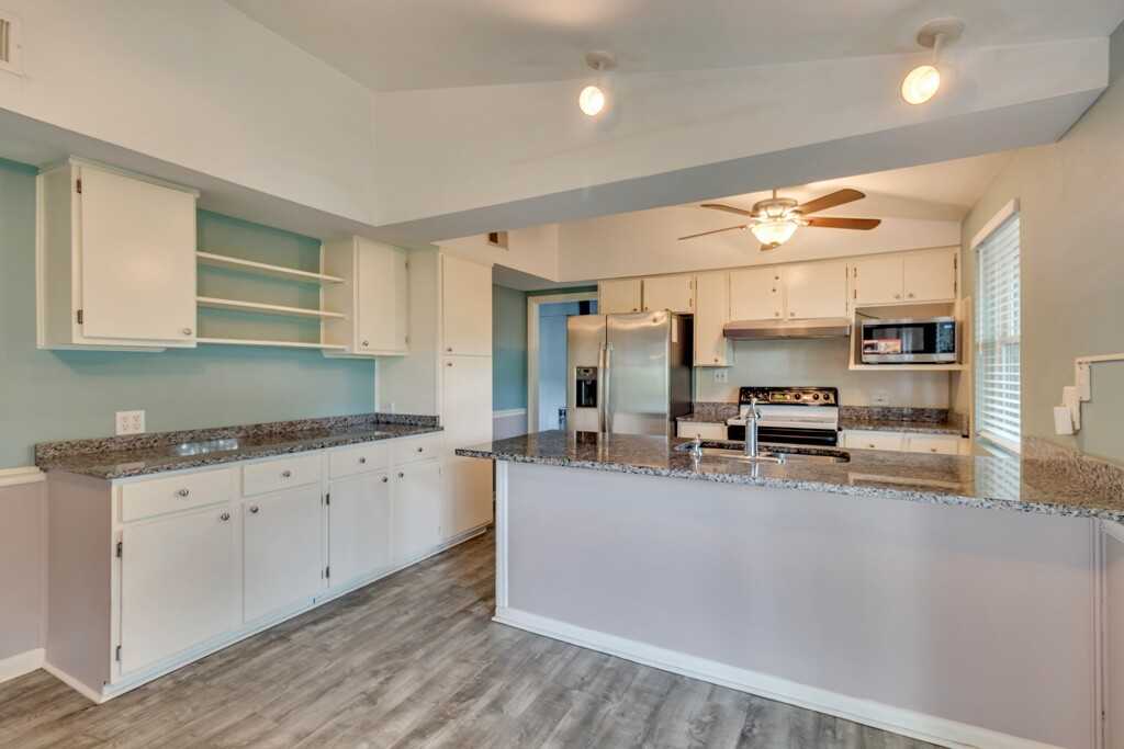 12444 Largo Dr - Photo 7 of 25