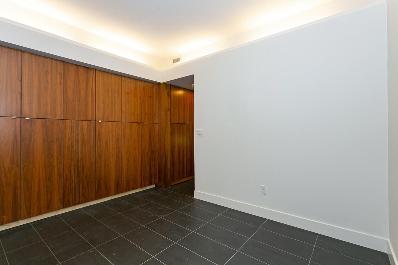 33 Pender St W #508 - Photo 5 of 42