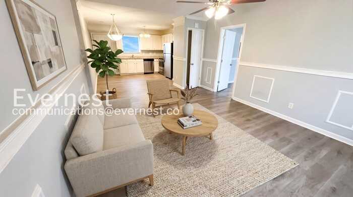 3221 Lasalle St - Photo 3 of 18