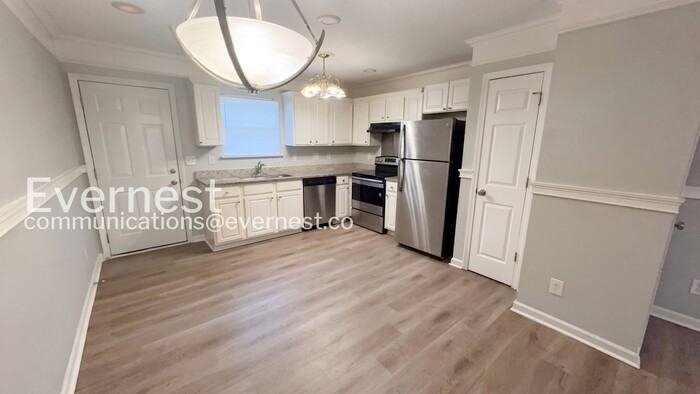 3221 Lasalle St - Photo 5 of 18