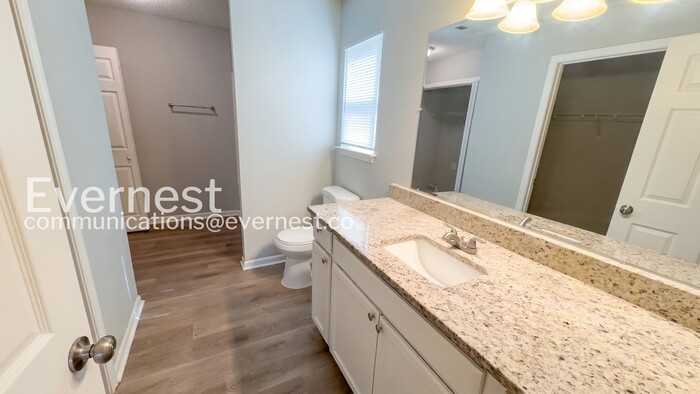 3221 Lasalle St - Photo 6 of 18