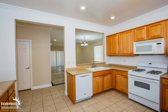 2577 Divine Sky Dr - Photo 2 of 10