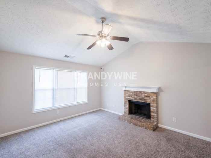 1026 Miss Amber Way - Photo 5 of 29
