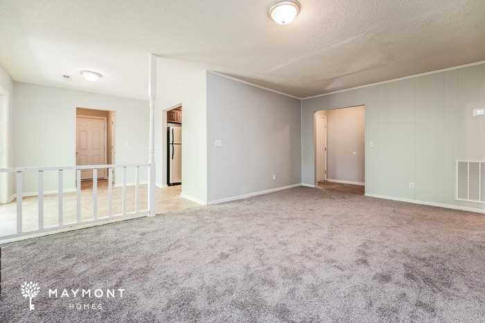 109 Terry Ave - Photo 5 of 16