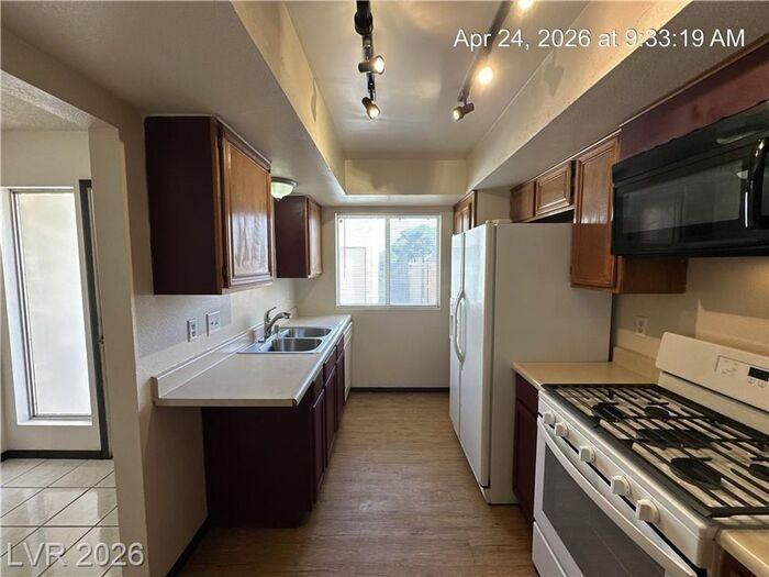 760 Anne Ln - Photo 3 of 29