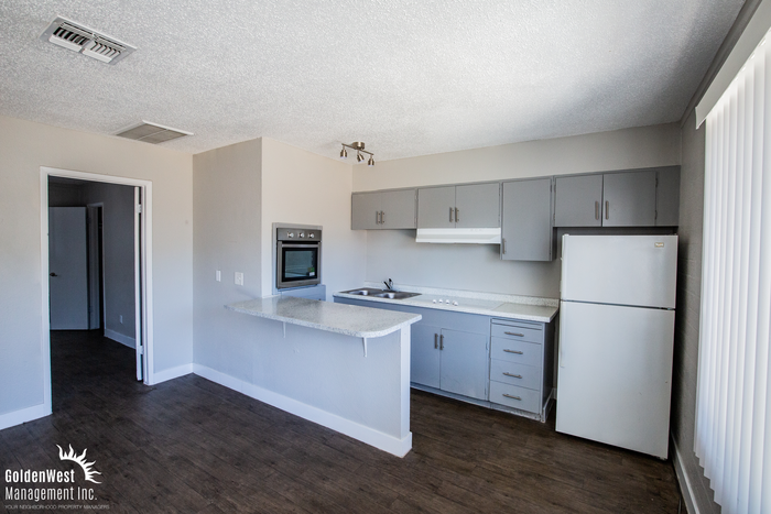 500 N Decatur Blvd #2 - Photo 4 of 8