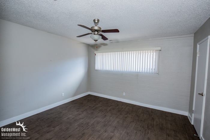 500 N Decatur Blvd #2 - Photo 7 of 8