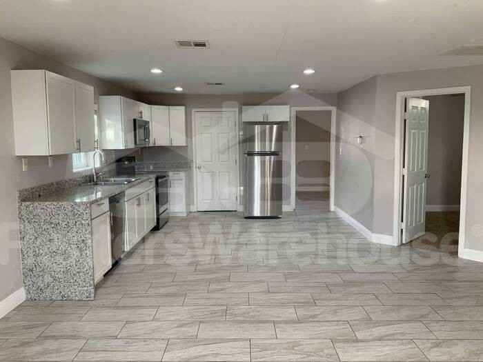 67 N Amarillo St - Photo 2 of 14