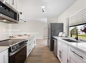 1304 Se 11th St - Photo 1 of 1