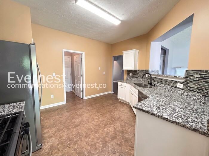 729 Mountain Laurel Dr - Photo 4 of 28
