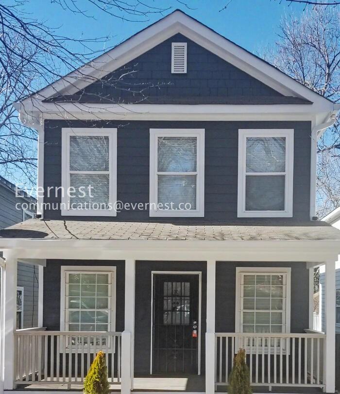 1153 Smith St Sw - Photo 2 of 32