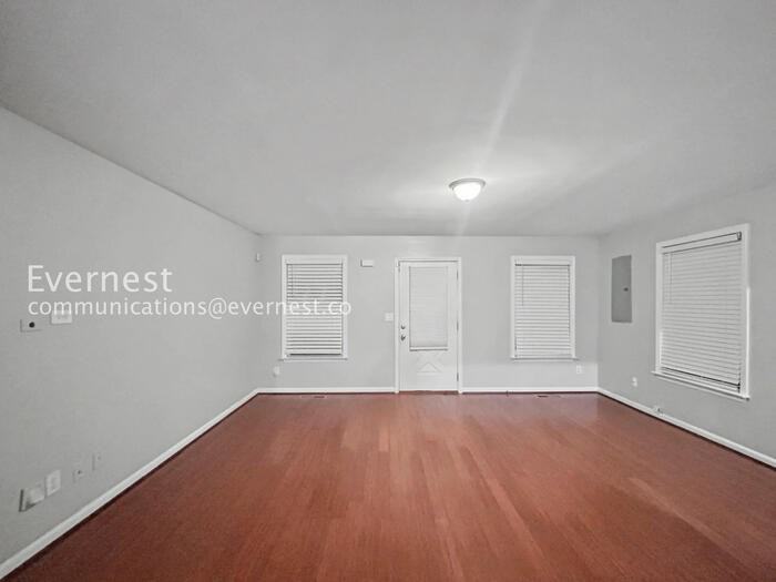 1153 Smith St Sw - Photo 7 of 32