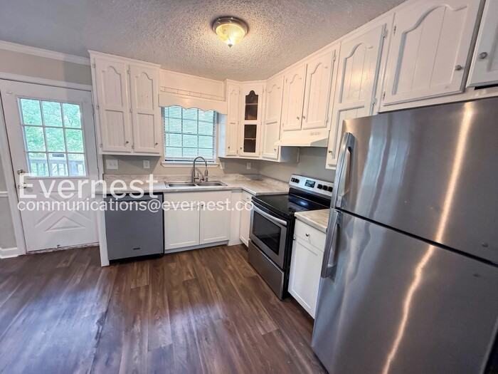 335 Jamestown Manor Dr - Photo 2 of 21