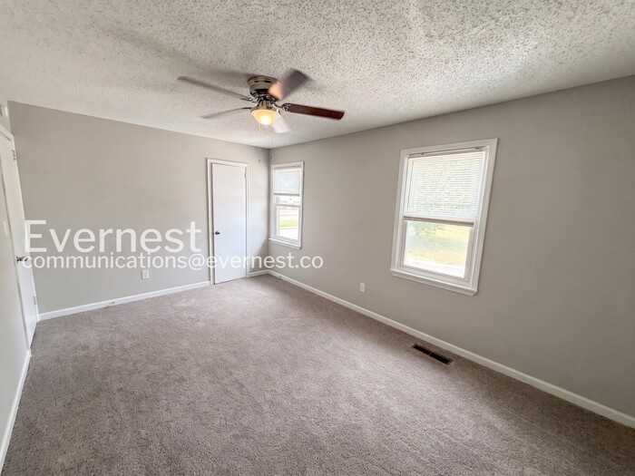 335 Jamestown Manor Dr - Photo 7 of 21