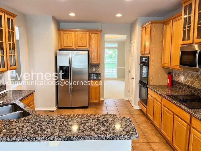 743 Rolling Fork Dr - Photo 2 of 34