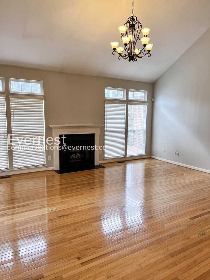 743 Rolling Fork Dr - Photo 6 of 34