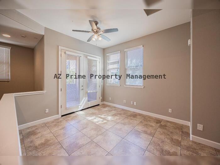 563 W 6th St - Photo 4 of 27