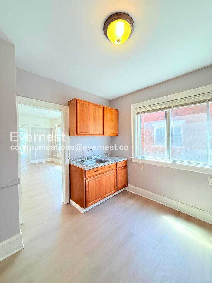 2302 Hazelwood St #1 - Photo 2 of 25