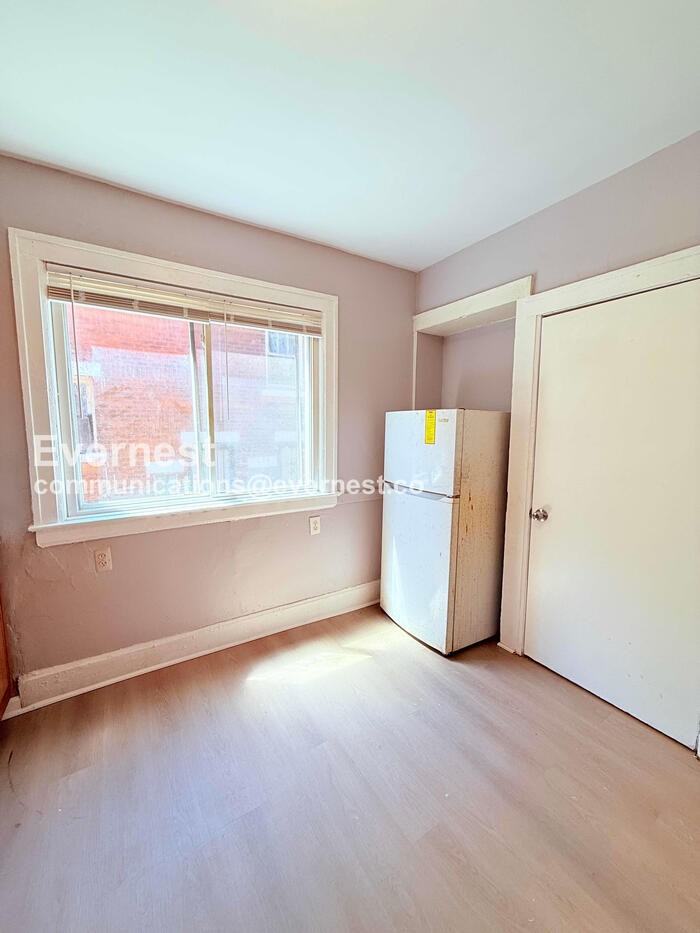 2302 Hazelwood St #1 - Photo 4 of 25