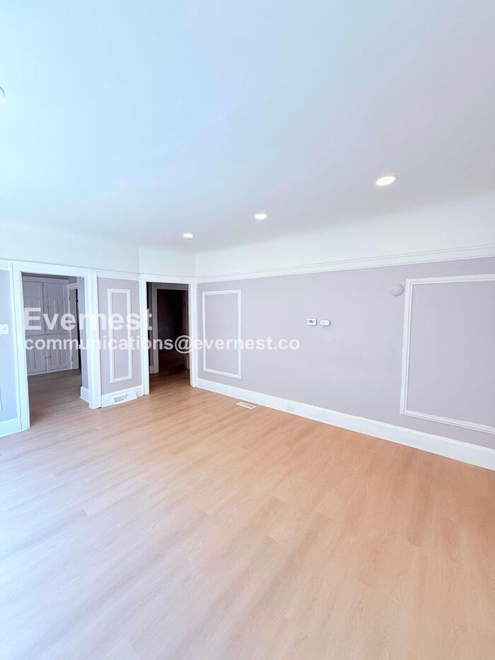 2302 Hazelwood St #1 - Photo 7 of 25