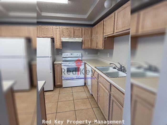 89 W 1930 N - Photo 4 of 17