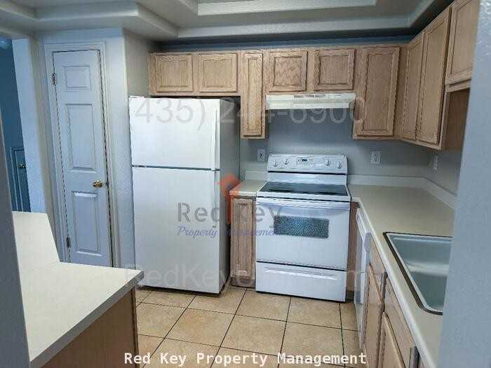89 W 1930 N - Photo 5 of 17