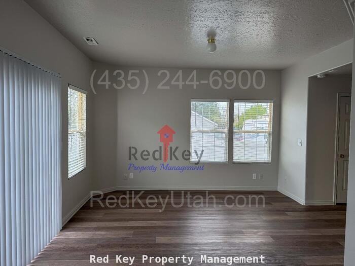 89 W 1930 N - Photo 7 of 17